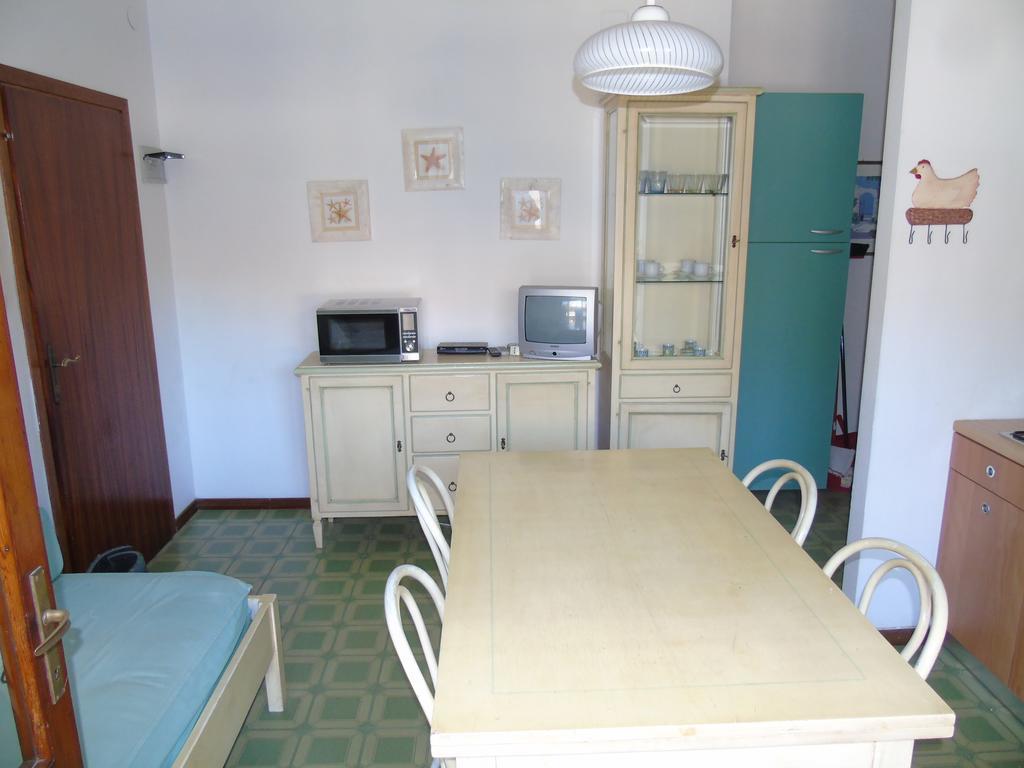 Condominio Ginestra Lignano Sabbiadoro Zimmer foto